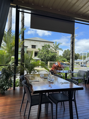 Ozmosis Café Trattoria Bar