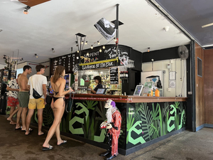Summer Bar