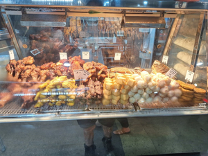 Tawan Kitchen at Rusty's Markets