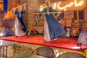 Jantar na Cobertura Arabian Nights, Espetáculo de Tanoura e Banda