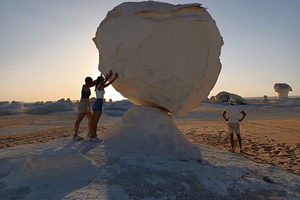 Kairo: Bahariya Oasis & White Desert Ett privat dagsäventyr