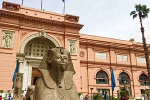 Från Alexandrias hamn: Pyramiderna i Giza, Egyptiska museet och basaren