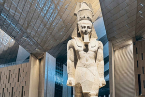 Bussresa från Hurghada till Kairo: Pyramiderna och Grand Egyptian Museum