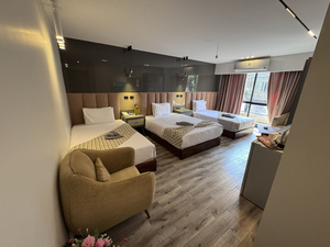 Aura garden city hotel