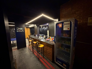BlackHole Entertainment Lounge