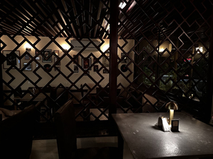Blues Dry Music Bar & Restaurant