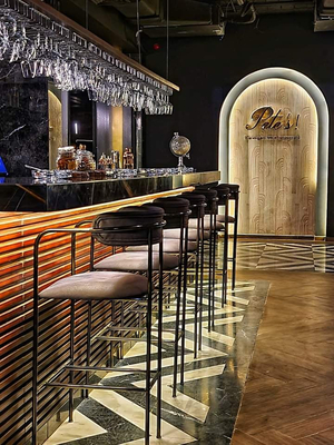 Pete's lounge