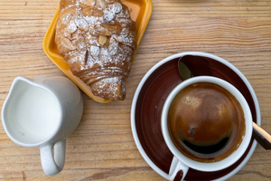 coffee & wine walking tour with local guide