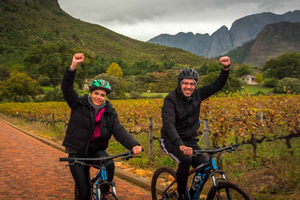 From Cape Town: Franschhoek Vineyards Bike Tour with Lunch