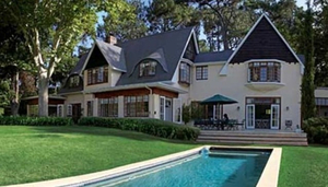 Montrose Manor