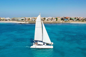 Aventura de 3 horas en catamarán por las aguas de la Isla de Sal