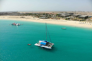 Santa Maria: Sal Island All-inclusive katamaran kun for voksne