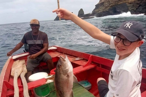 Tarrafal: Tur i tradisjonell båt med fiske og grilling