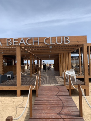 Morna Beach Club