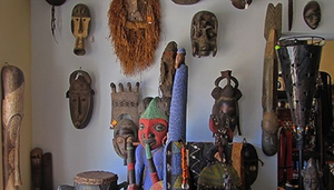 Moumi Gallery