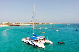 Catamaran cruise op Sal Island met all-in drankjes en snacks