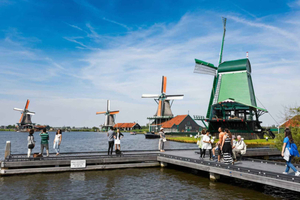 Amsterdam: Zaanse Schans, Edam, Volendam & Marken Bus Tour