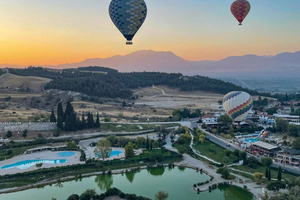 Cottoncastle: esperienza in mongolfiera all'alba