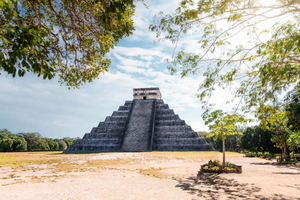 From Cancun: Chichen Itza Early Tour with Transportation