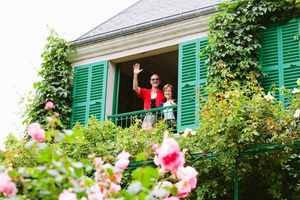 From Paris: Monet's Garden & Giverny Bike Tour and Picnic Stop