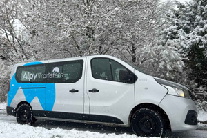 Geneva: Geneva Airport Bus Transfer from/to Chamonix