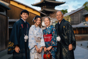 Kyoto: noleggio kimono con acconciatura e accessori