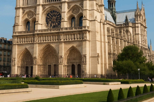 Cattedrale di Notre-Dame: tour degli interni o degli esterni con accesso programmato
