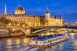 Paris: Båttur på kvällen med legendariska Bateaux-Mouches