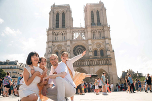 Paris: Notre Dame Guided Tour with Timed Entry Option