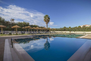 Portimão: Day Pass Pools and Jacuzzi