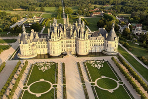 Royal Chambord hot air balloon: Flight over the estate