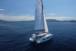 Partenza da Six-Fours-Les-Plages, Brusc: crociera al tramonto in catamarano a vela