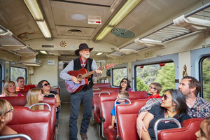 Williams: Grand Canyon Railway Tickets with Guided Bus Tour