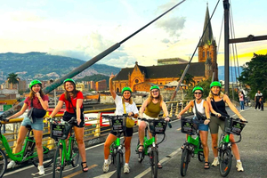 Medellin: wycieczka rowerowa po mieście z kolumbijskimi napojami i przekąskami