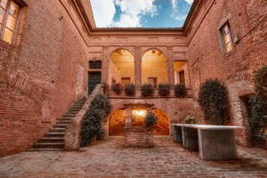 Montalcino: Degustação de vinho Brunello e almoço em um castelo da Toscana