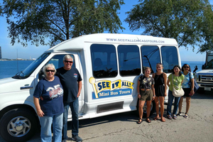 Chicago: City Minibus Tour with Optional Architecture Cruise