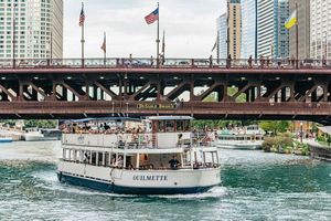 Chicago River: 1.5-Hour Guided Architecture Cruise
