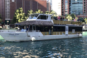 Chicago: Tiki Bar Cruise on Chicago River or Lake Michigan