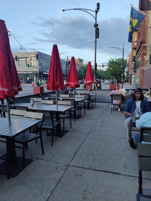 Fatpour Wicker Park: Ultimate Chicago Sports Bar