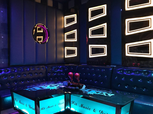 No.18 Karaoke bar
