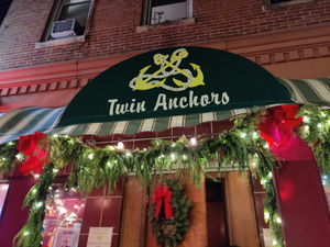 Twin Anchors Restaurant & Tavern