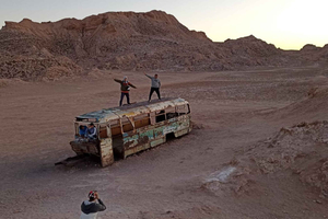 San Pedro de Atacama: Vallecito + Abandoned Bus Guided Tour