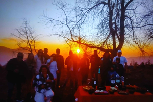 Santiago: Sunset in the Andes with a picnic