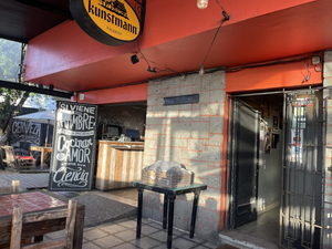 Araukasa Sanguches & Bar