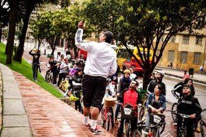 Bogota: Wycieczka rowerowa po targowiskach i zabytkowych pasażach