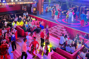 Cali: Salsa Experience with Local Culture, Dancing, and Live Show