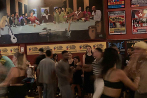 Cali Salsa Night: Immerse Yourself in La Topa Tolondra with a Local Host and Dancer