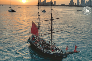 Cartagena, CO: Sunset Skyline Pirate Boat Tour with Drinks
