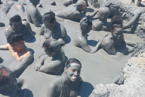 Cartagena: Schlammvulkan-Tour mit Mittagessen, Pool und Strand