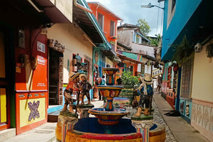 Guatapé Custom Tour, maximum 6 Passengers, small transport